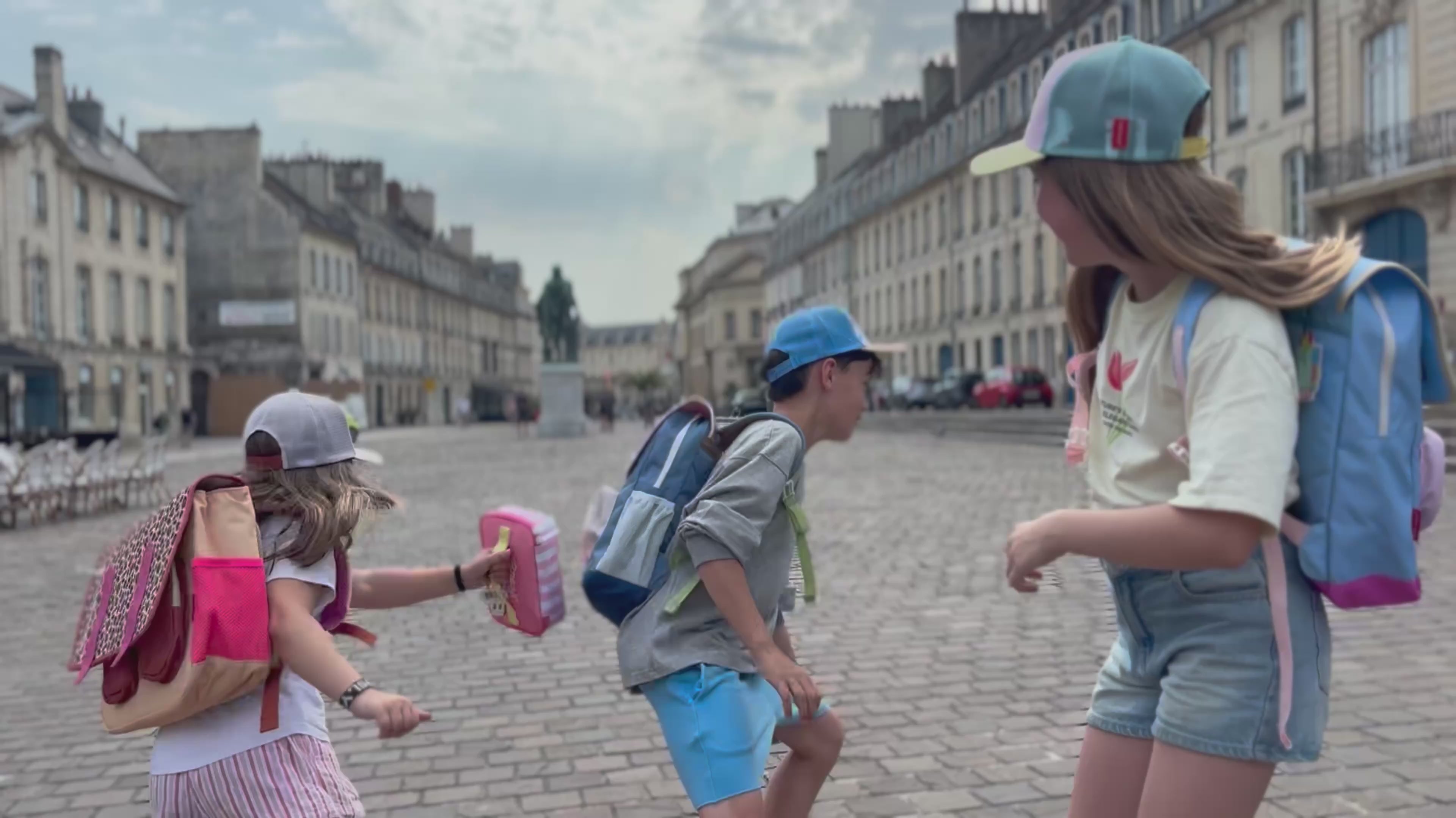 Cargar video: Automne/hiver 2025, avec nos mannequins préférés